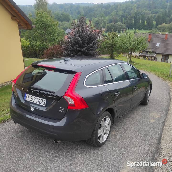 Volvo V60 T6 AWD 30 304 AWD 4x4 Zarejestrowany w Uherce Mineralne