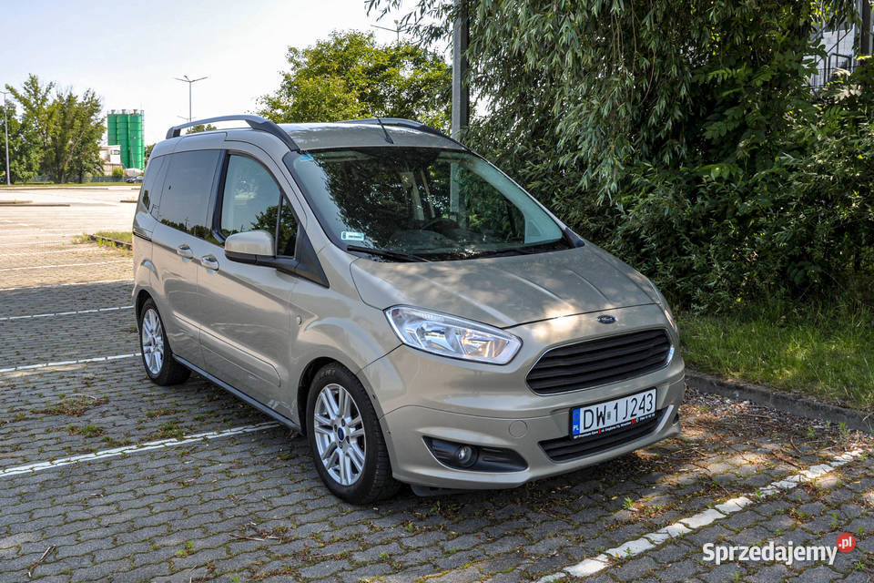 Ford Tourneo Courier Salon 130 2016 r dolnośląskie Wrocław