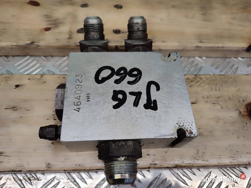 Zawór rozdzielacz przepływu 4640923 JLG 660