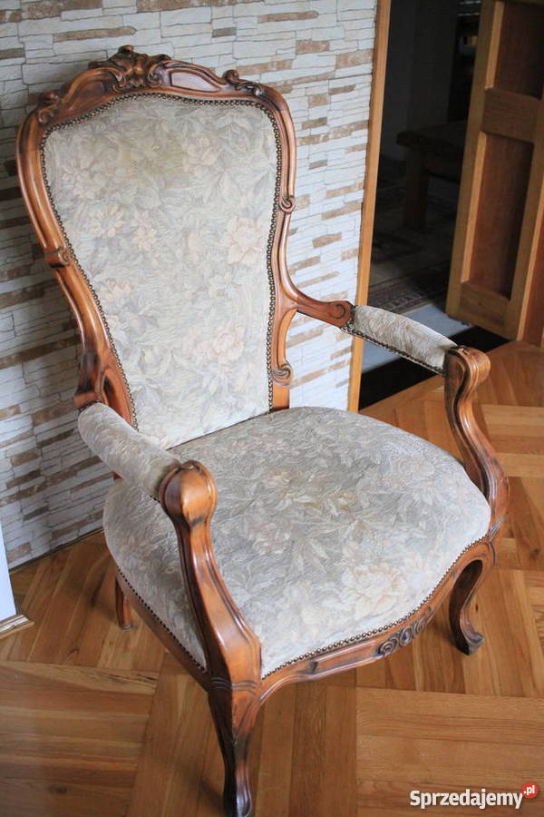 Pięknie zdobiony fotel, klasyczny, ręcznie wykonany