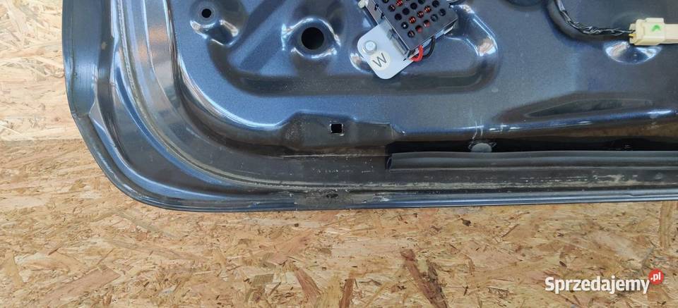 TYLNA KLAPA TYŁ POKRYWA BABAŻNIKA TYŁ SZYBA