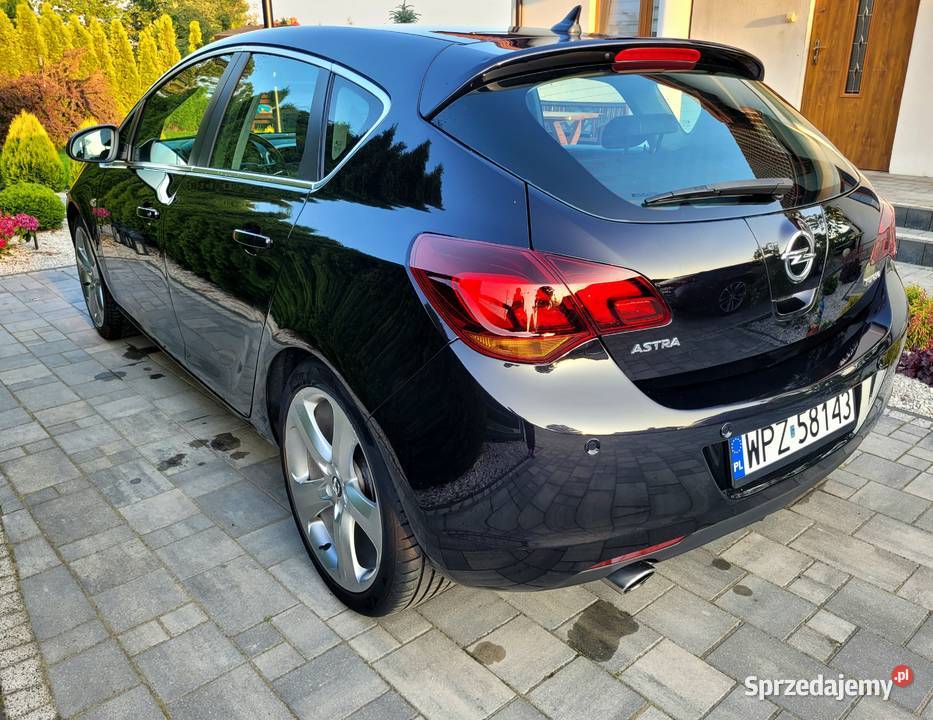 Opel Astra J 14 Turbo 140 2011 Przasnysz