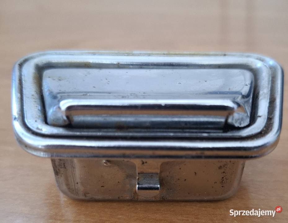 Popielniczka samochodowa chromowana retro