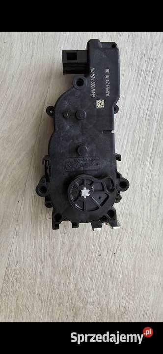 Dociąg elektryczny zamka klapy tylnej Tesla Krosno