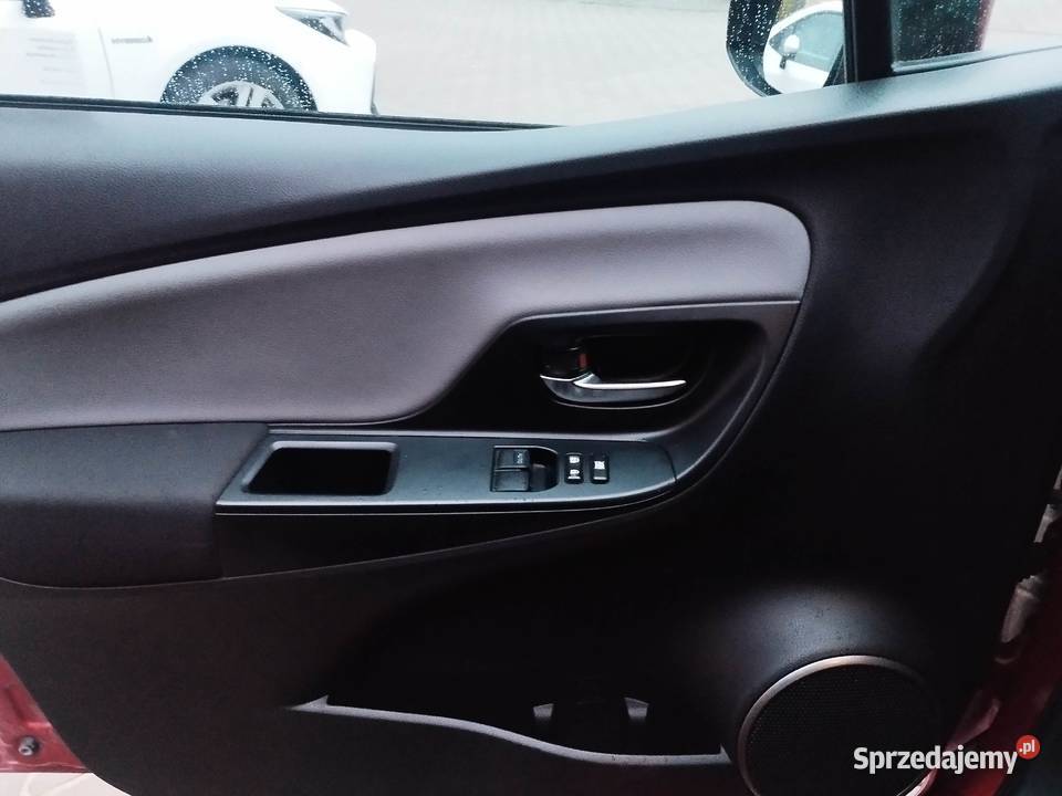 Toyota Yaris 2015 133 99 5drzwi Niski Nowy Tomyśl sprzedam