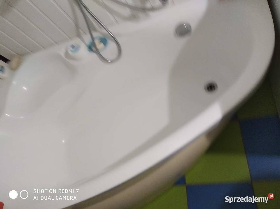 Sprzedam wannę narożną akrylową z siedziskiem Świętochłowice
