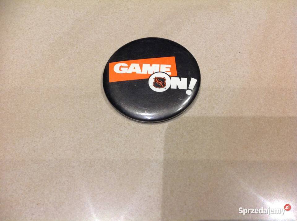 Metalowa Plakietka Przypinka Znaczek GAME ON NHL Nowa Sól
