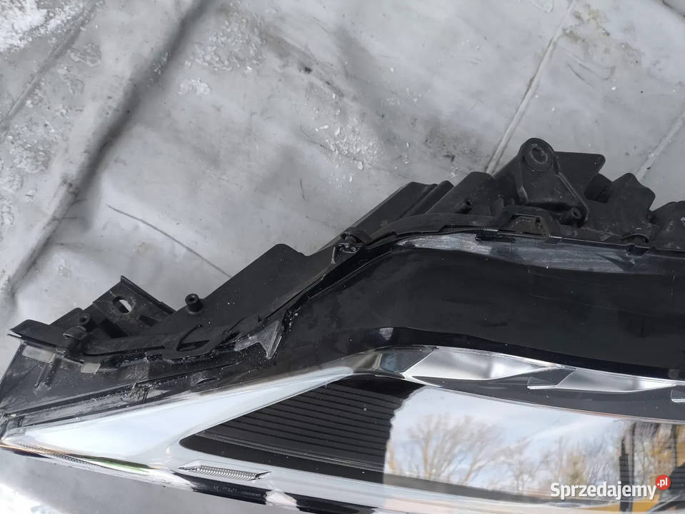 LEXUS RX IV LIFT 1922r LAMPA LEWA PRZEDNIA FULL Radom