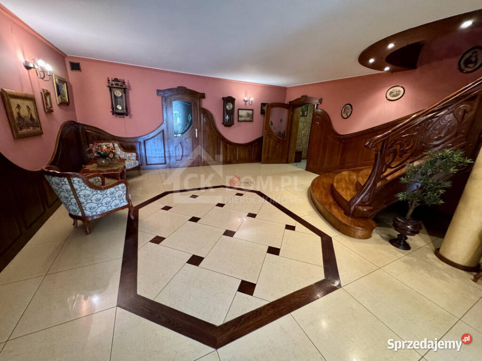 Przestronny dom 360 m z ogrodem Piękny ogród Starachowice