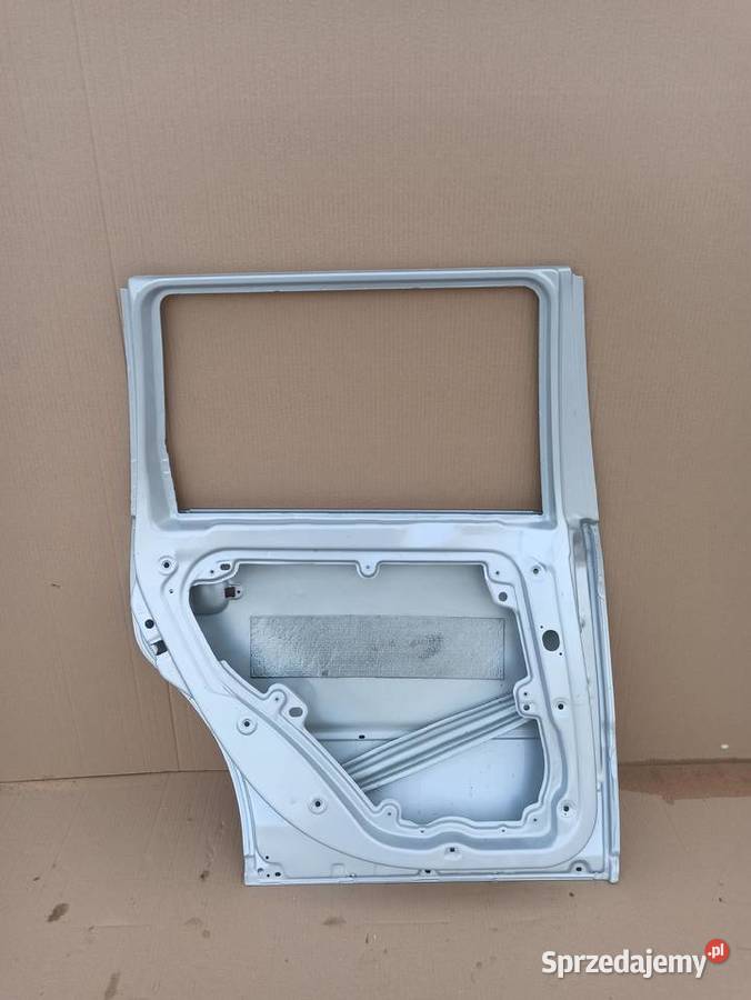 VW PASSAT B5 KOMBI DRZWI LEWY TYŁ LEWE TYLNE części blacharskie