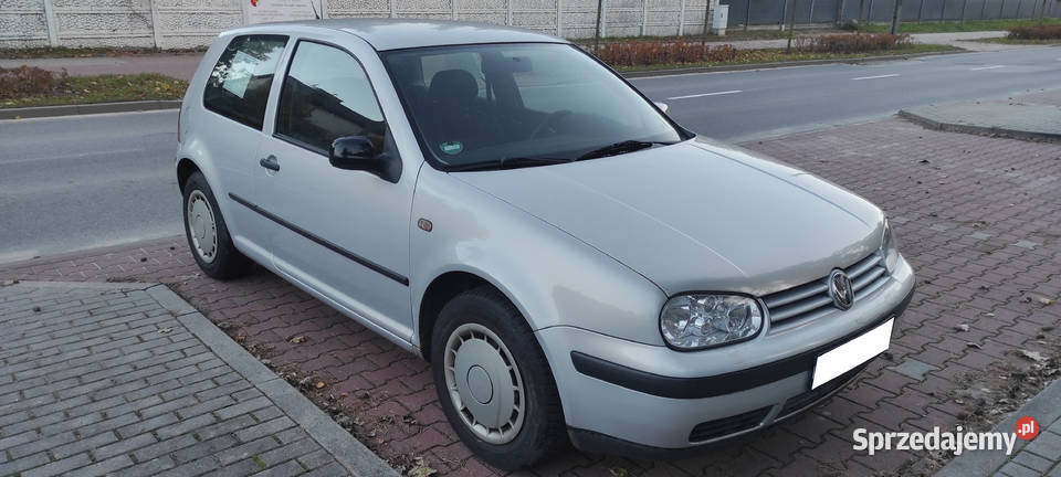 Volkswagen Golf IV 14 benzyna 1998r 3D Hatchback Golf mazowieckie sprzedam