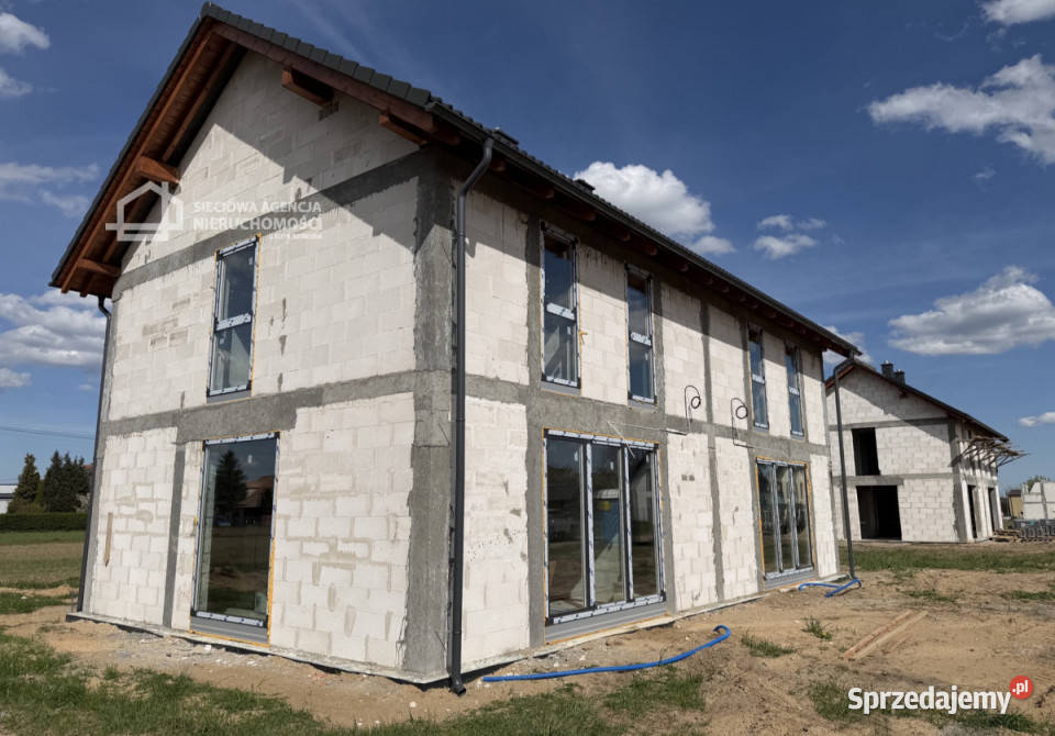sprzedaży domu bliźniaka Dzierżążno 8139m2 utwardzona