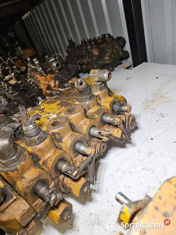 Rozdzielacz hydrauliczny koparki Case do modelu pomorskie Gdynia sprzedam