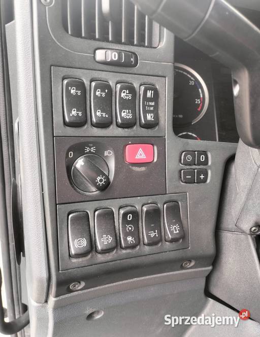 SCANIA P370 6x2 212 489 KONTENER IZOTERMA WINDA Częstochowa