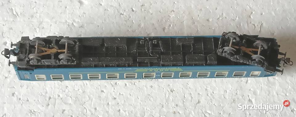 Wagon osobowy WARS PKP ciemnoniebieski BTTB Kraków