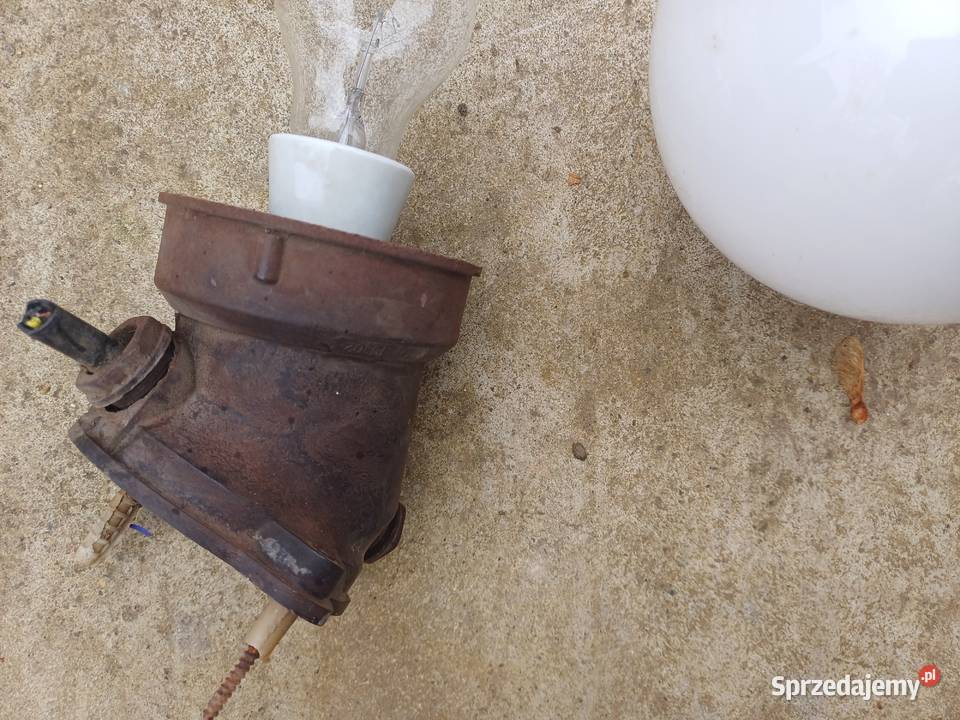 Stara lampa z bakielitowym długim łamanym Lubań sprzedam