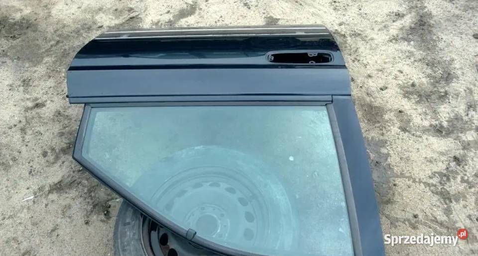 CHRYSLER GRAND VOYAGER WYPRZEDAŻ DRZWI CZARNE Rok produkcji 2003 Bydgoszcz