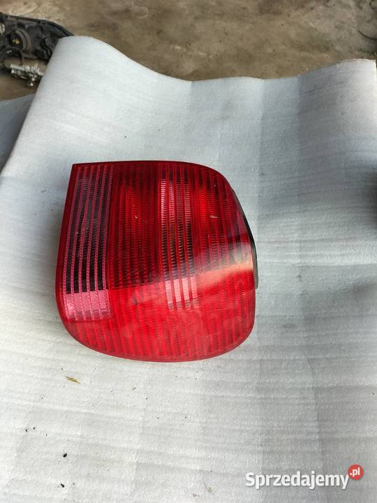 czerwona LAMPA PRAWA TYŁ POLO 6N Kamień-Kolonia