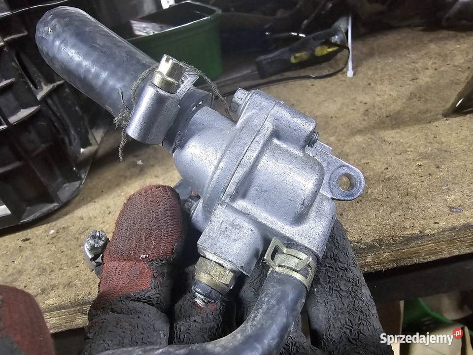 Honda CBR 125 jc34 obudowa termostatu termostat sprzedam