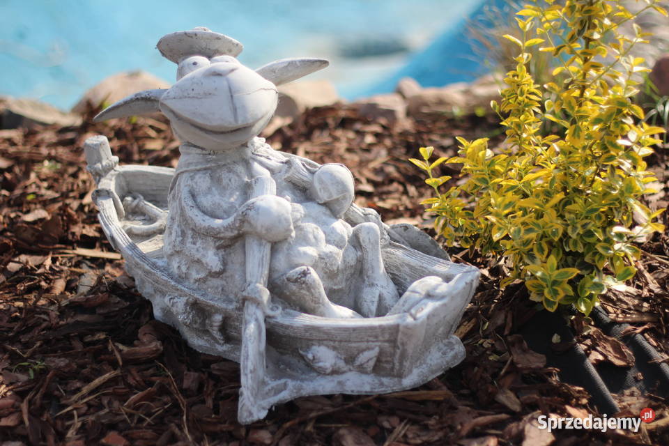 Figury rzeźby ogrodowe baranek w łódce Rzeźby i figury dolnośląskie Goliszów