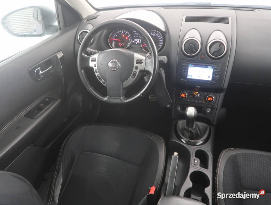 Nissan Qashqai 16 SUV