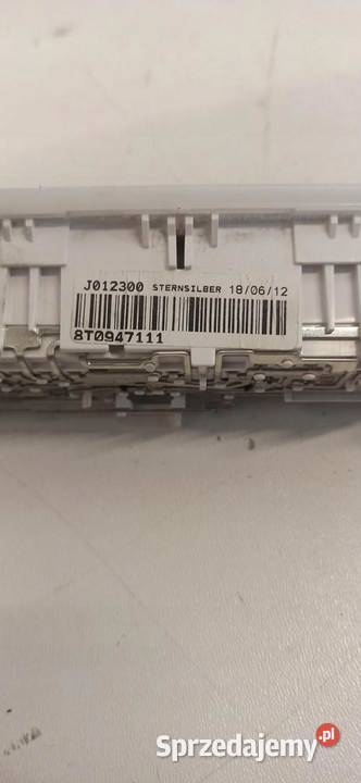 AUDI A4 B8 A5 8T LAMPKA PODSUFITKI 8T0947111