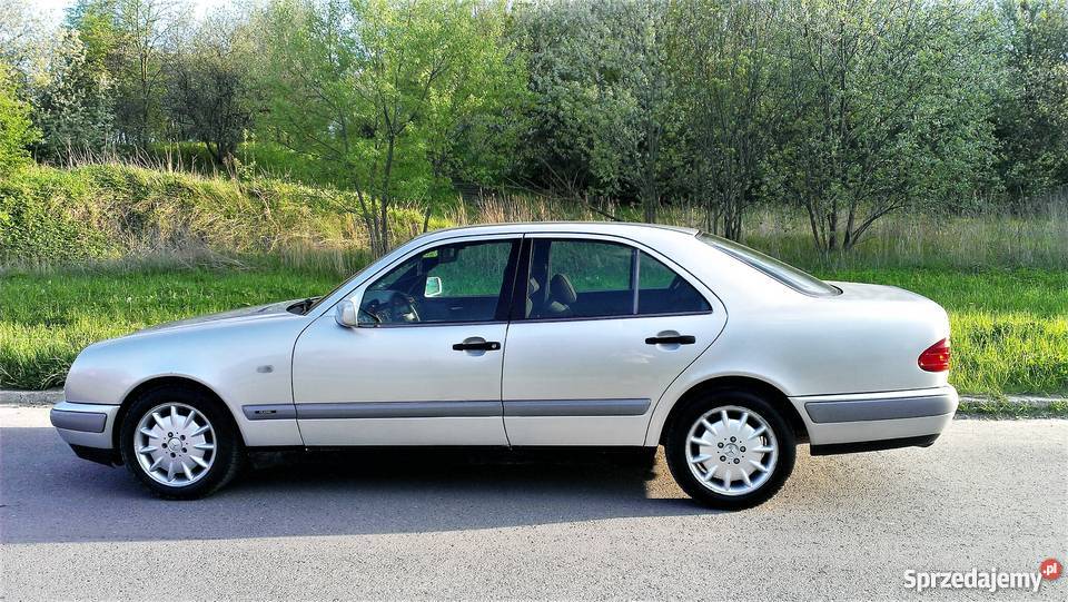 1998 MercedesBenz Klasa E Samochód osobowy 25 Kielce