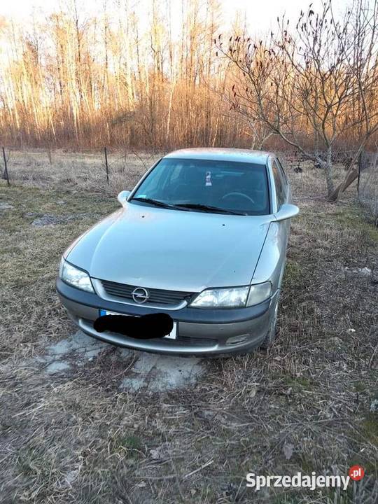 Opel Vectra B 18 16v na części gazem drzwi osobowe Sawin