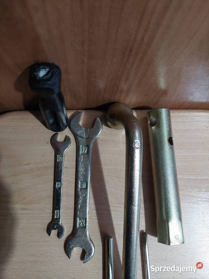 Orginalny kompkluczy fiat 126p narzędziówka Mysłowice sprzedam
