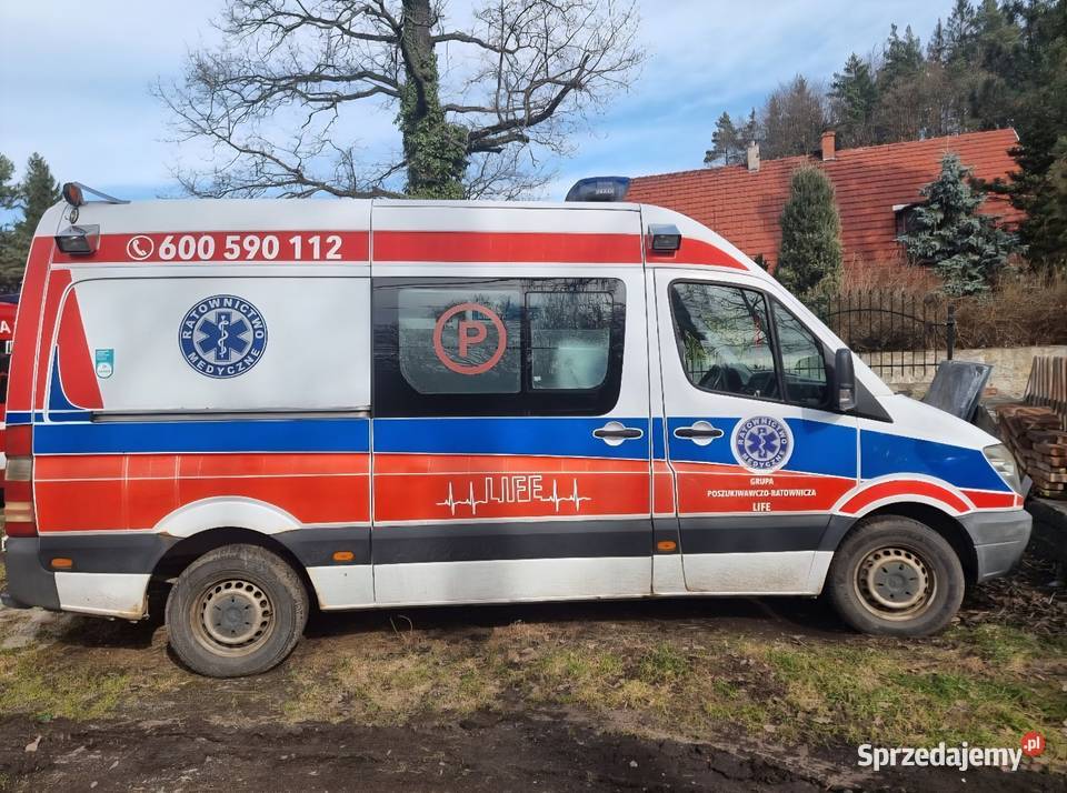 Ambulans z przejściem i noszami Nowa Ruda