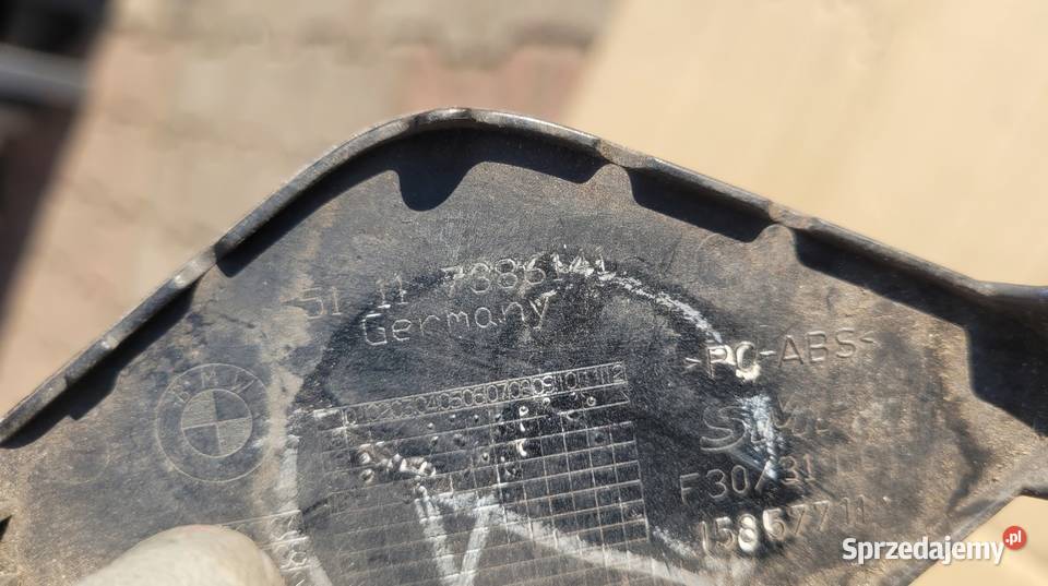 BMW3 F30 F31 LCI LIFT ZAŚLEPKA HAKA ZDERZAK sprzedam