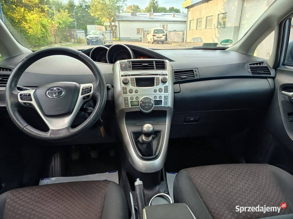 Toyota Verso Bezwypadkowy historia serwisowa 7 bluetooth Janów Lubelski