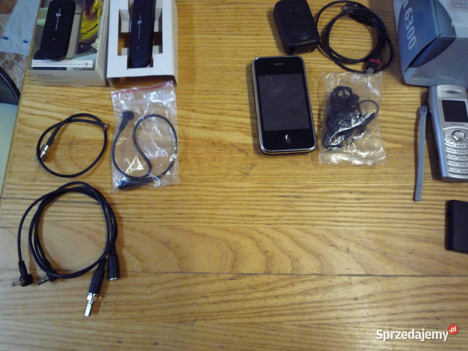stare telefony komórkowe ładowarki słuchwki Chmiel