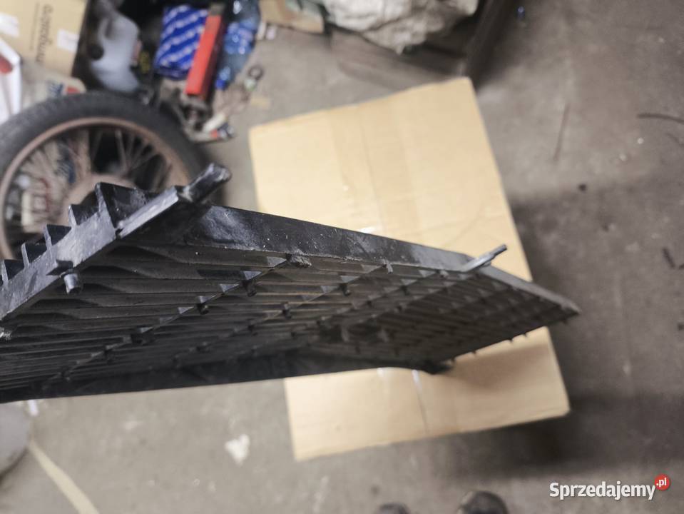 Atrapa grill chłodnicy znaczek duży fiat 125p Lutoryż