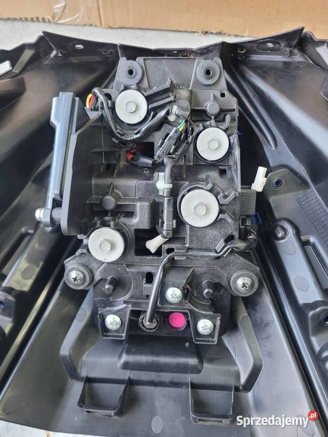 Suzuki GSX 8 R czasza lampa przód mocowanie wielkopolskie sprzedam