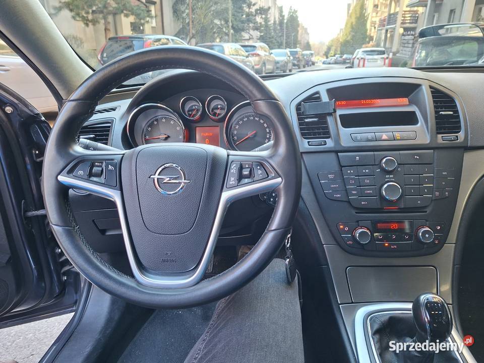 Opel Insignia 18 140 2010 155 Garażowany Rok produkcji 2010 Kraków