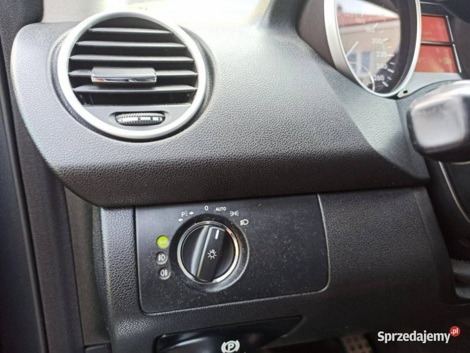 200910 salon II właściciel serwis 263 hak 4/5 Rzeszów