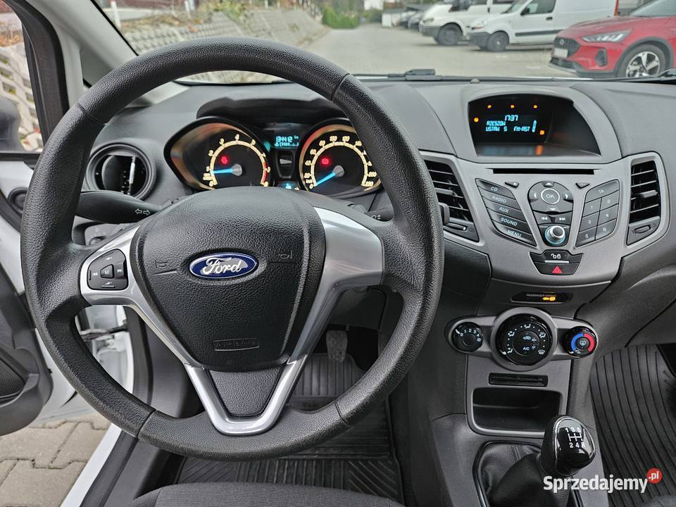 Ford Fiesta 2016 125 82 salon Polska Rzeszów