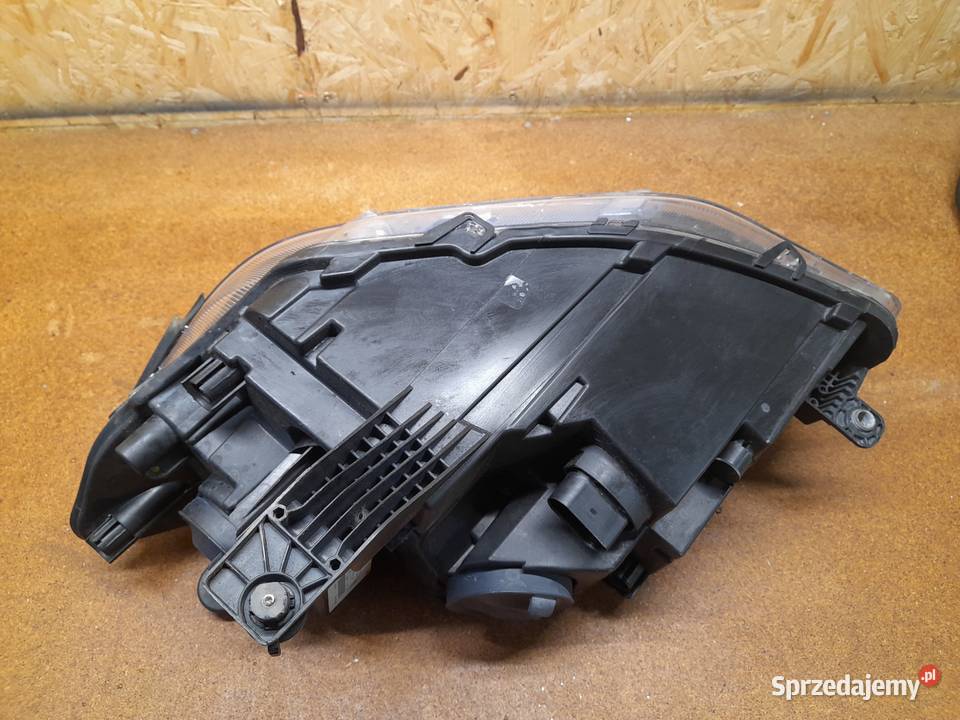 REFLEKTOR PRAWY LAMPA PRAWA VW CADDY 2K7 2020 osobowe Goleniów