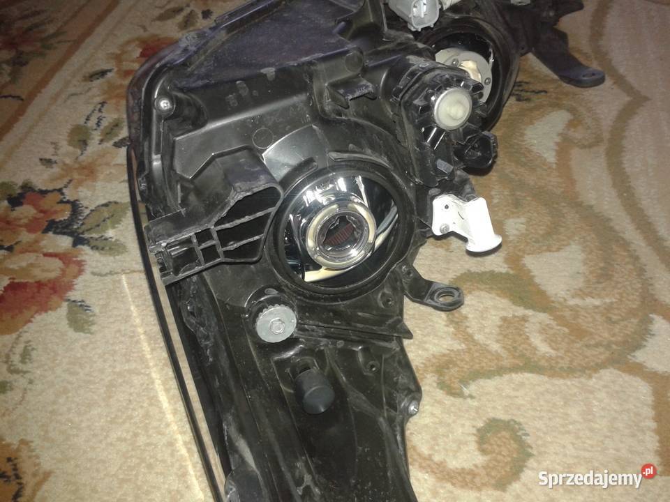 PRAWY REFLEKTOR TOYOTA COROLLA 8113002L50 Oświetlenie podlaskie Białystok