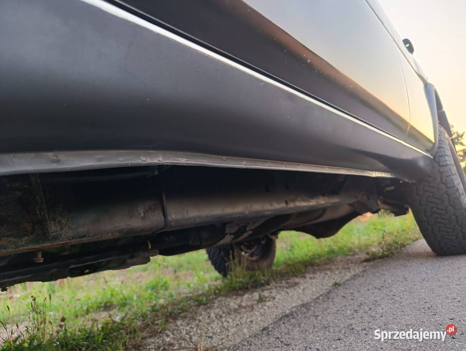 Nissan terrano ii 24 benzyna 4x4 84 bezwypadkowy Chmielnik