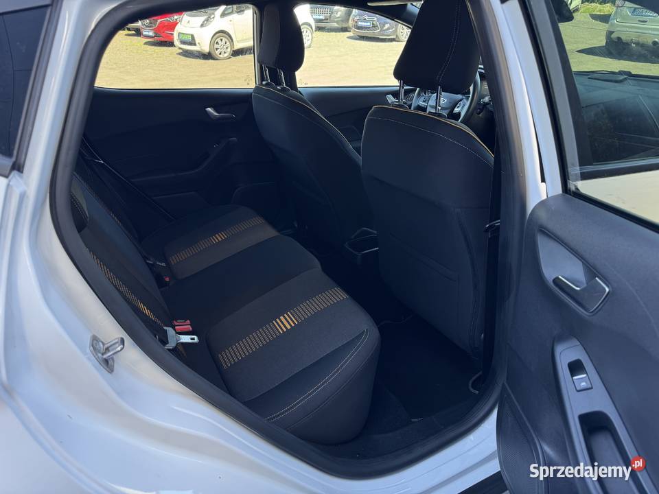 10i 125 Active Gwarancja Navi LEDy Parktronic przyciemniane szyby Sanok sprzedam