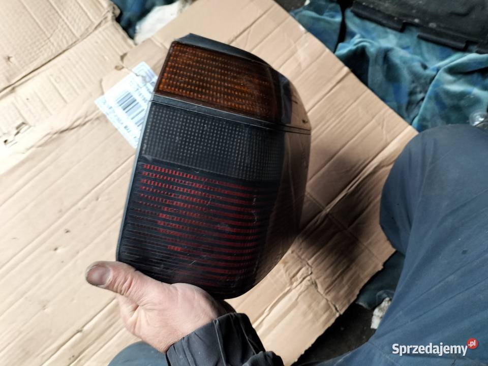 LAMPA TYŁ TYLNA LEWA CZARNA PALONA GOLF 3 Oświetlenie lubelskie Kamień-Kolonia
