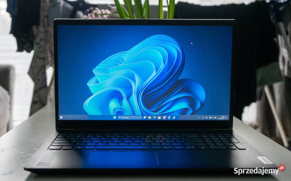 Lenovo V15 G4 i5 13420H na gwarancji M2 512 GB sprzedam