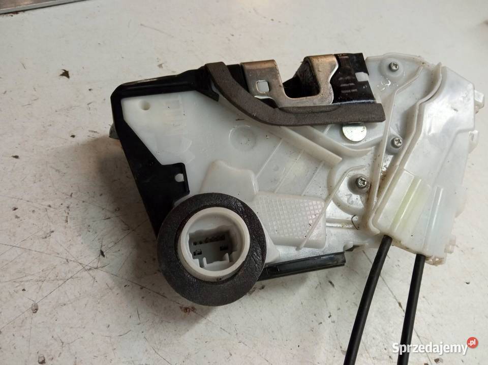 ZAMEK DRZWI PRAWY PRZÓD EUROPA 11110F3 Toyota