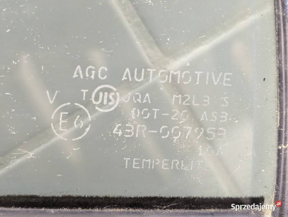 DRZWI PRAWY TYŁ TYLNE D22 AQUAMARINE MITSUBISHI Drzwi