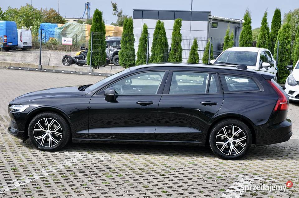 VOLVO V60 20 B3 Essential 2023r FV 23 Goleniów