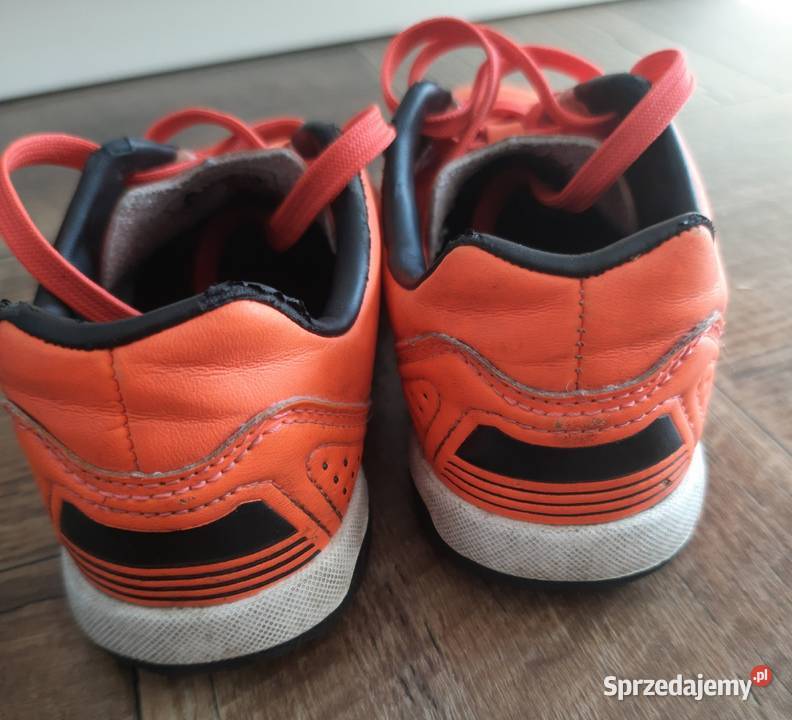 Buty sportowe do piłki nożnej