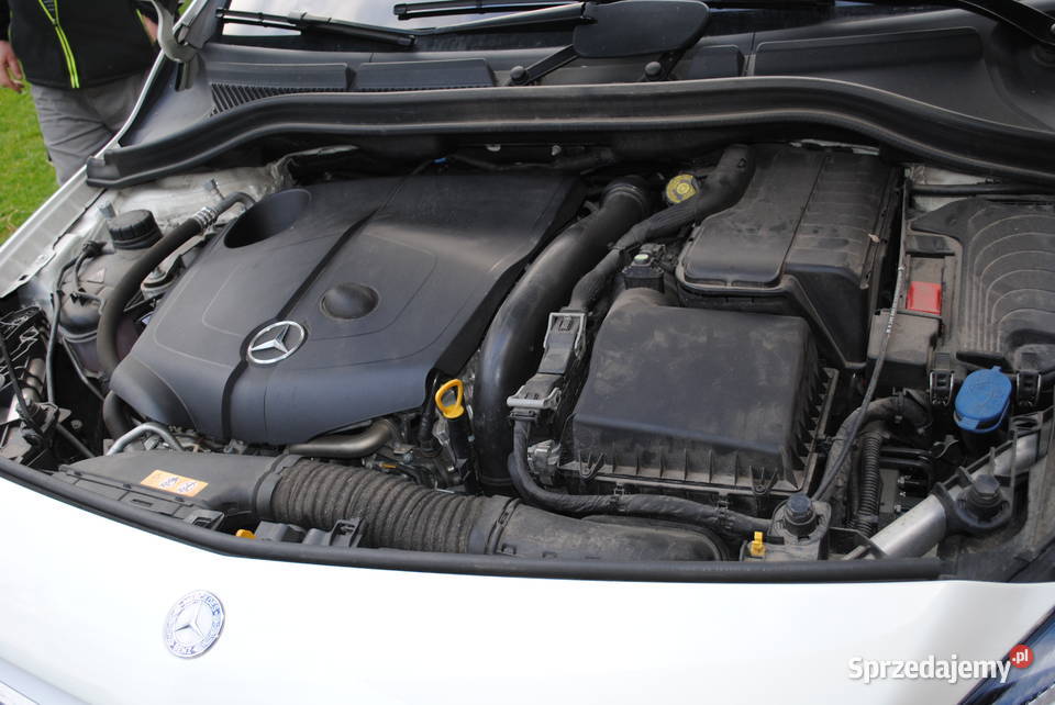 MERCEDESBENZ B200 D 4MATIC automatyczna