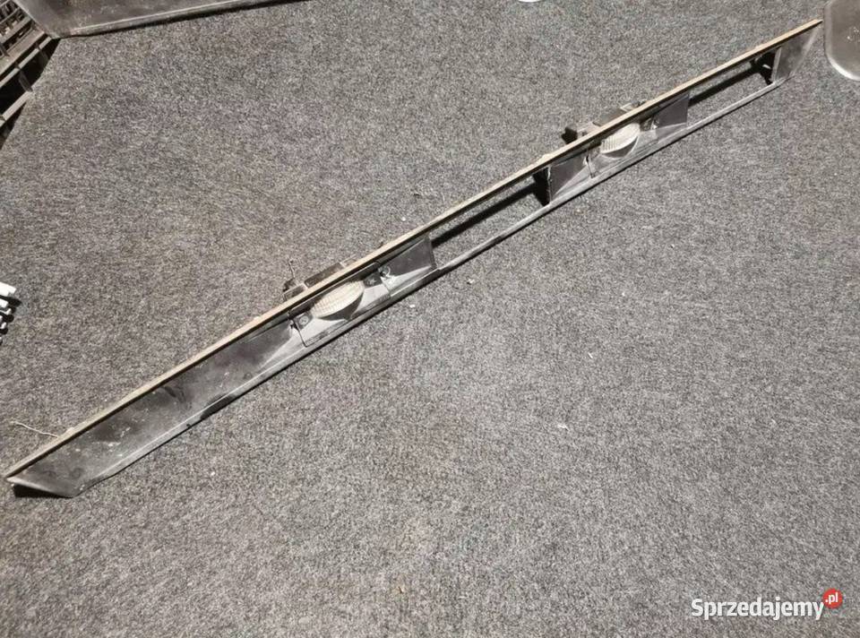 Listwa tablicę rejestracyjną BMW E34 kombi